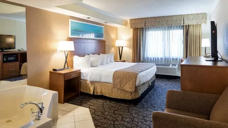 Clarion Hotel Detroit Metro Airport