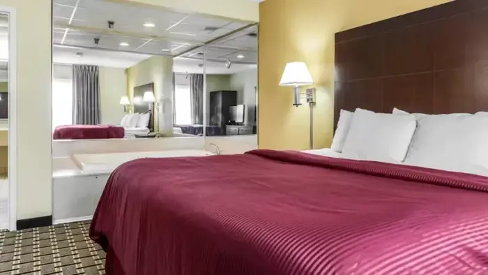 Clarion Inn & Suites Northwest