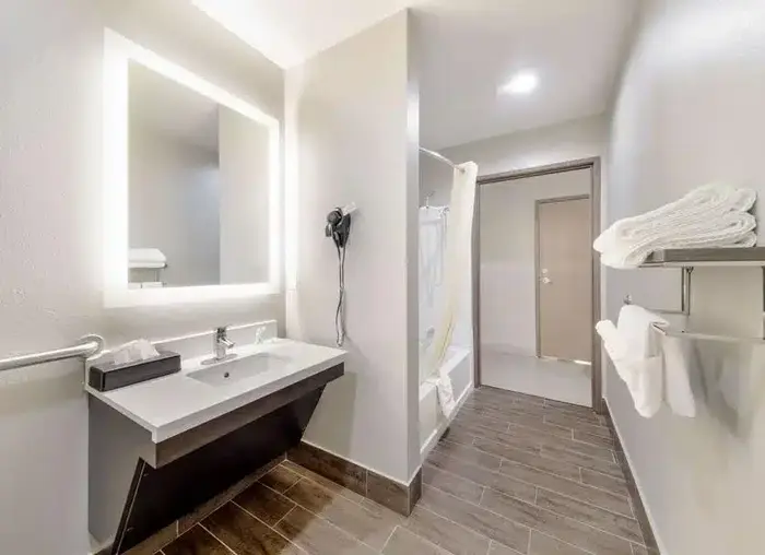 Quality Inn and Suites North Mesquite I-30