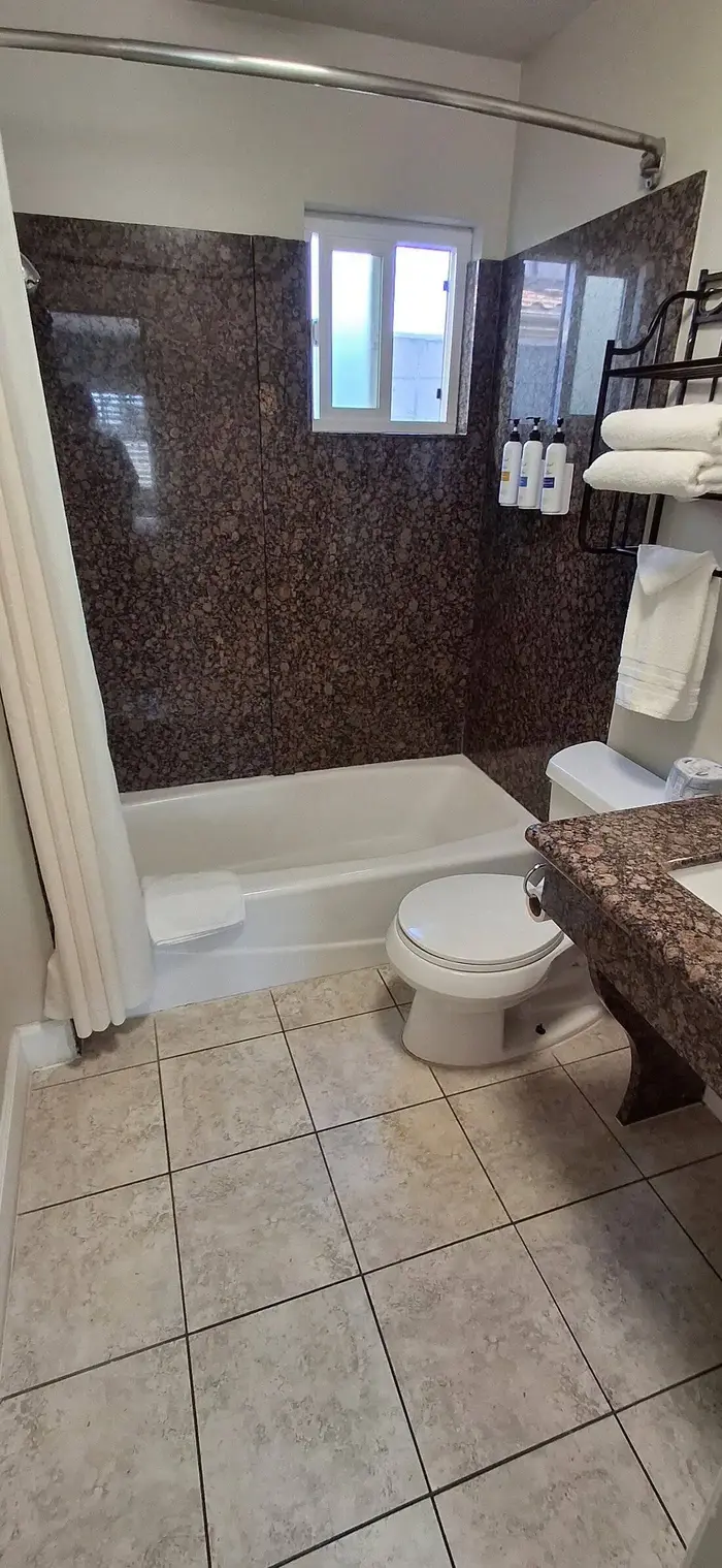 Beachwalker Inn & Suites