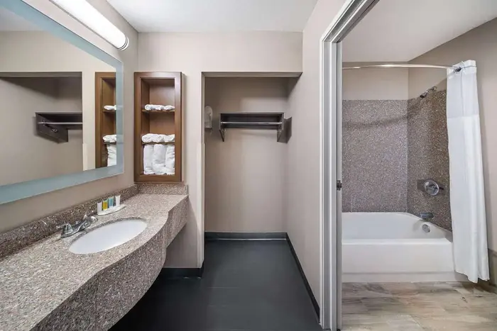 Super 8 by Wyndham Lubbock West