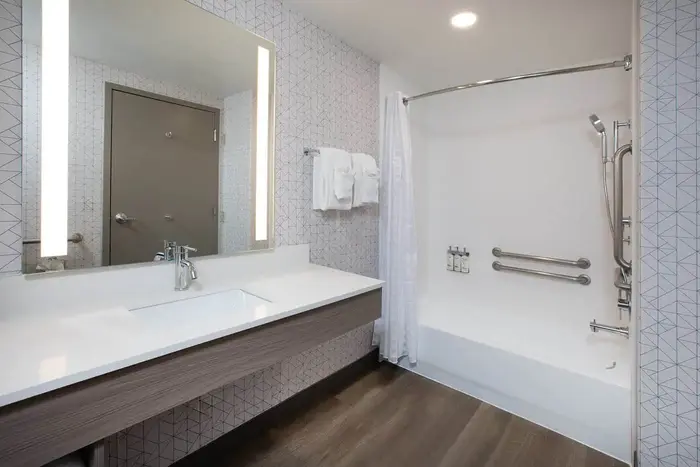Holiday Inn Express & Suites Lathrop By IHG