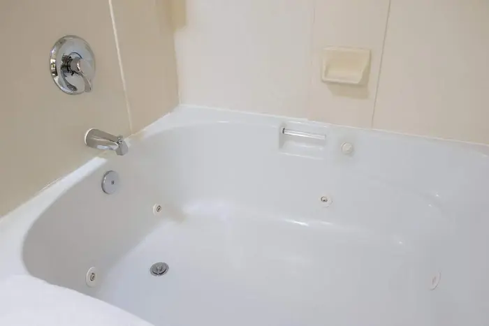 Holiday Inn Express & Suites Burlington by IHG