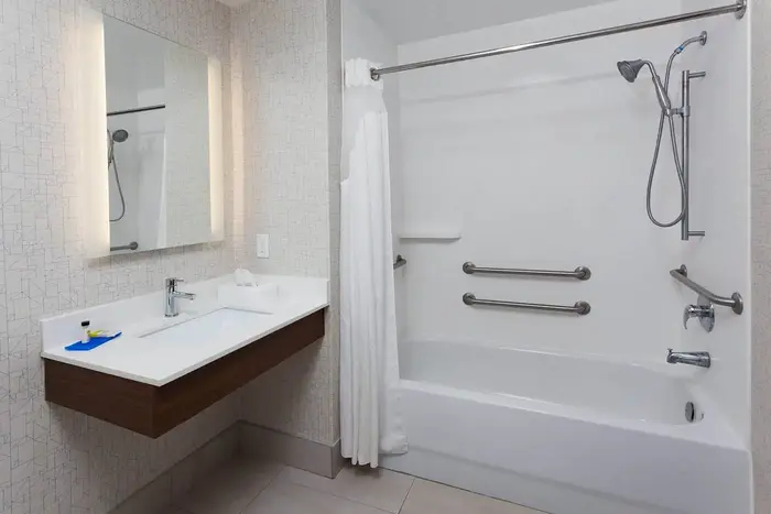 Holiday Inn Express & Suites Dothan North