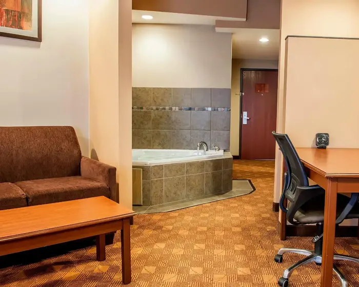 Comfort Suites