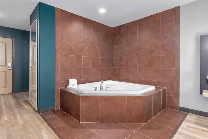 La Quinta Inn & Suites by Wyndham