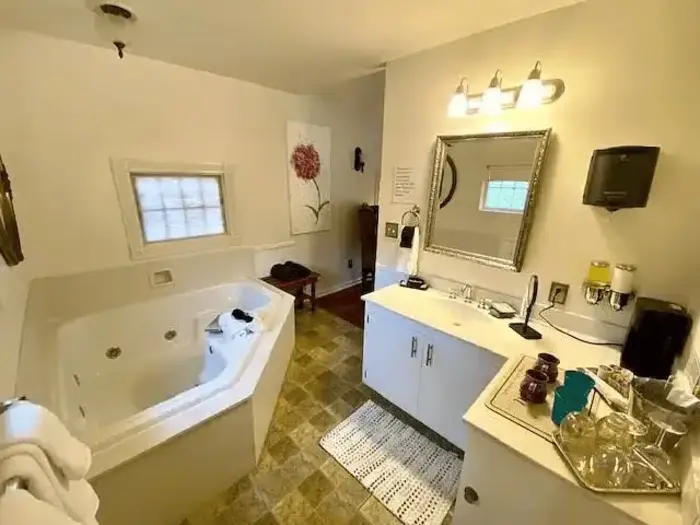 Rock Cottage Gardens Bed & Breakfast Inn