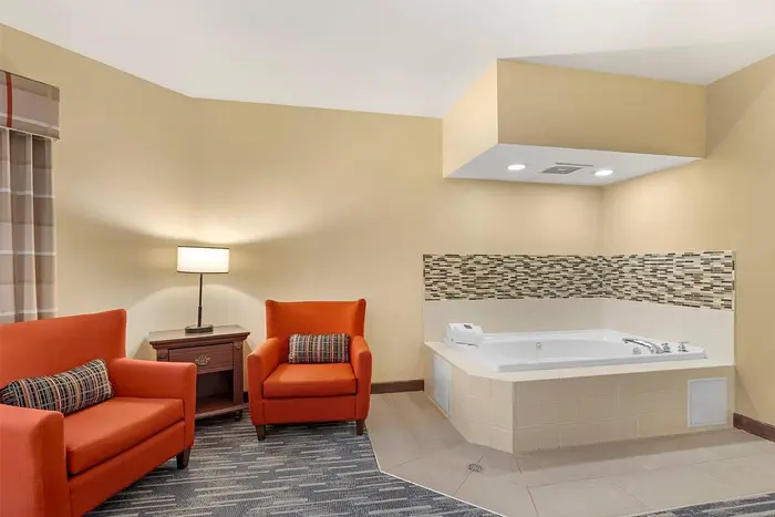 Country Inn & Suites by Radisson, Des Moines West, IA