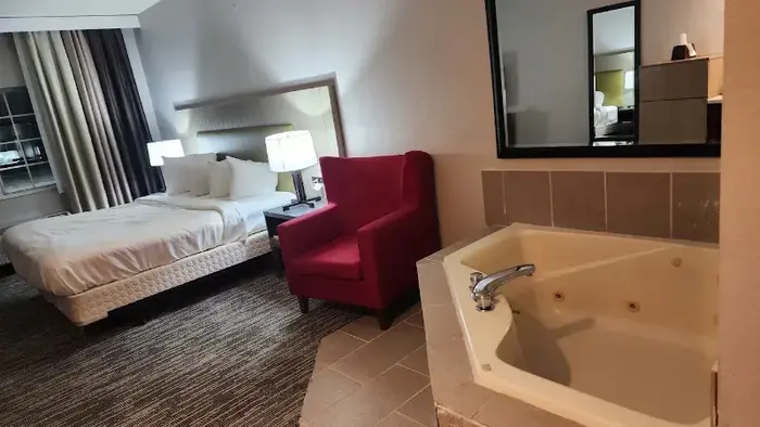 Country Inn & Suites by Radisson, Decatur, IL