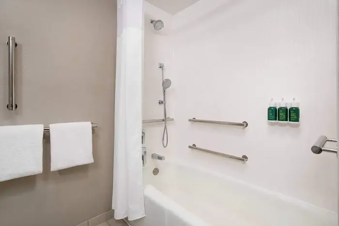 Courtyard by Marriott Bakersfield
