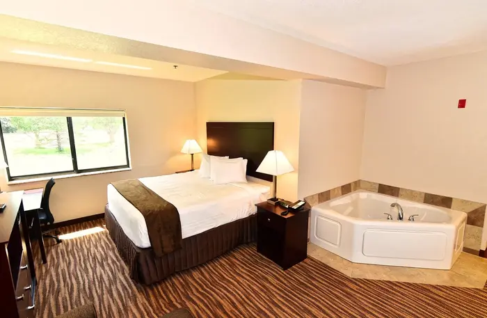 Cobblestone Inn & Suites - Clarion