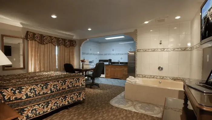 Crystal Lodge Motel