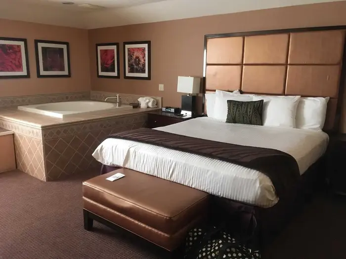 Mariposa Inn and Suites