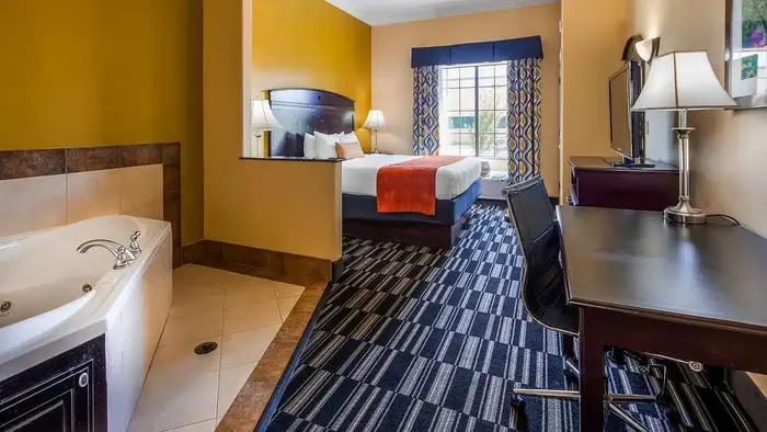 Best Western Plus Barsana Hotel & Suites