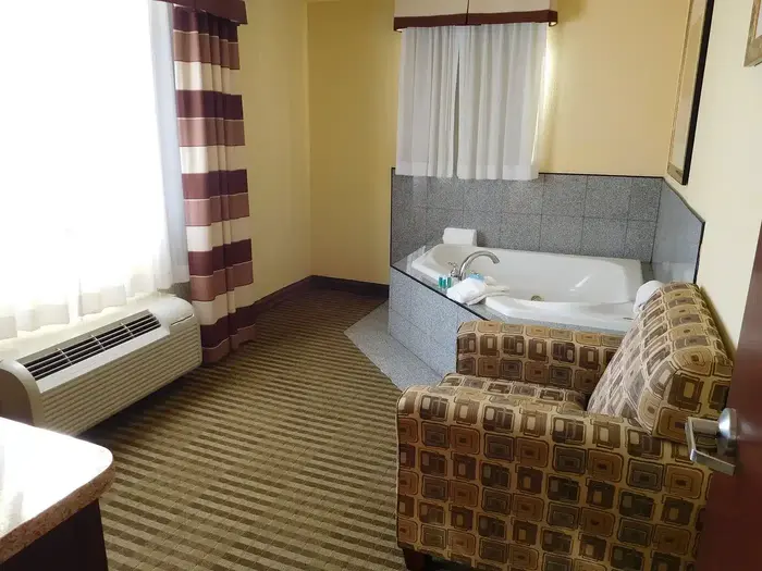 Holiday Inn Express & Suites Ponca City By