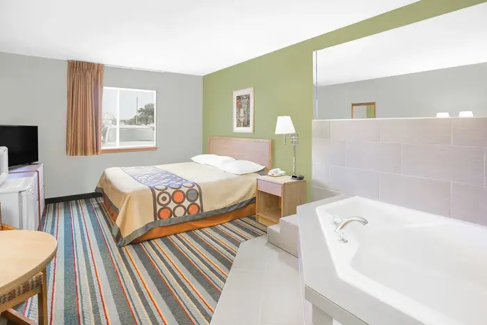 Super 8 by Wyndham East Moline