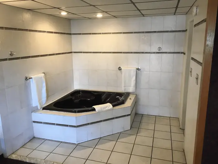 Midway Inn & Suites