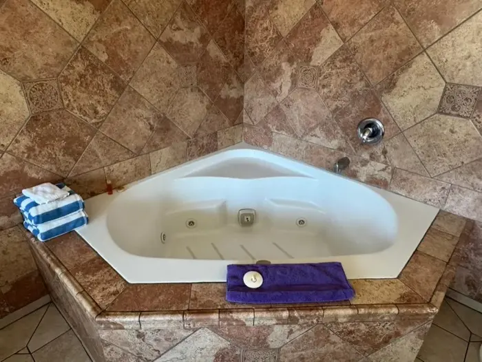 Shores Inn & Suites