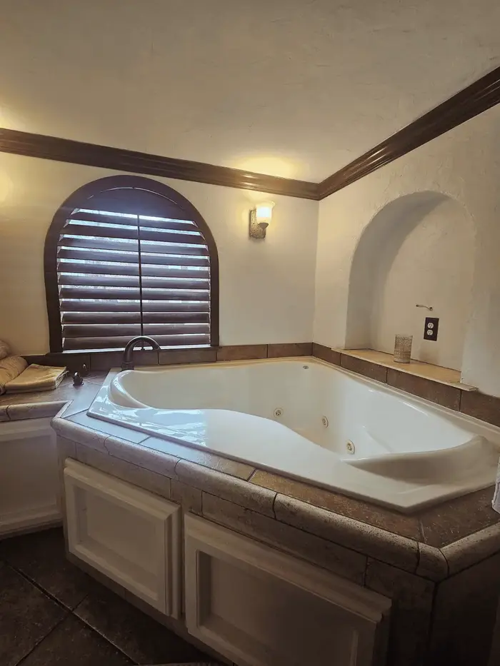 Italian Villa next to Gathering Place with pool
