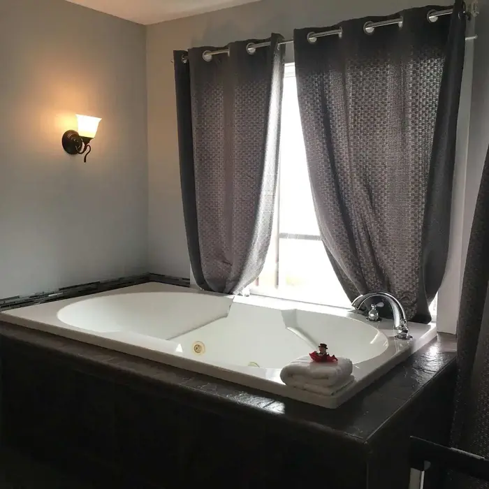 Starfish Manor Oceanfront Hotel