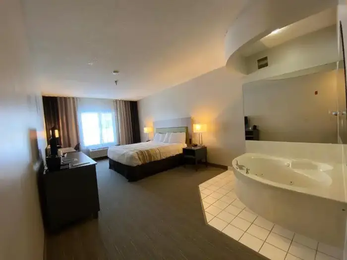 Country Inn & Suites by Radisson, Elk River