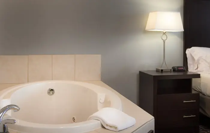 Holiday Inn Express Le Claire Riverfront-Davenport by IHG