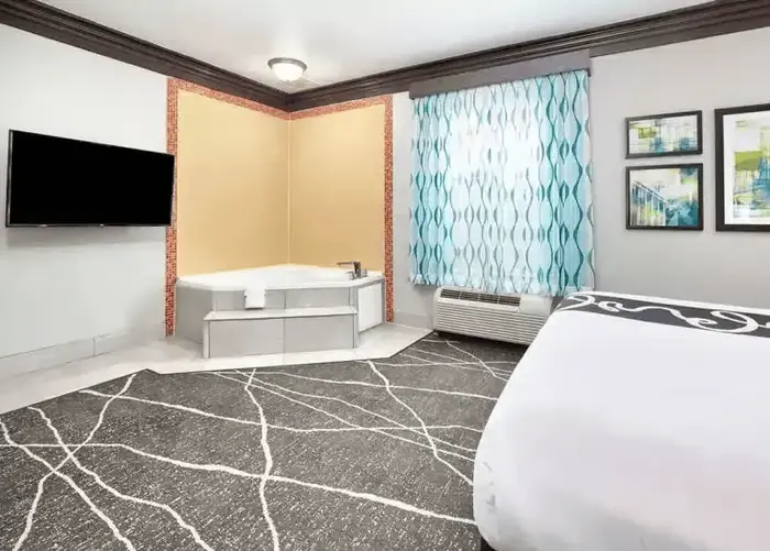 La Quinta Inn & Suites by Wyndham Little