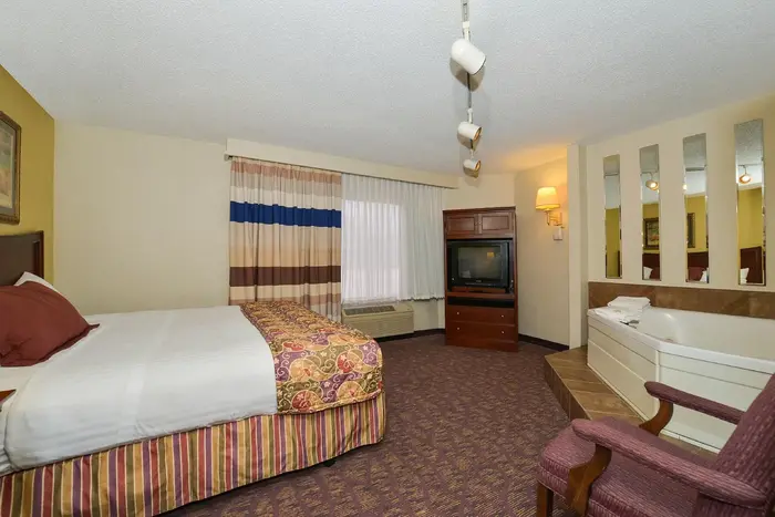 Lamplighter Inn & Suites South