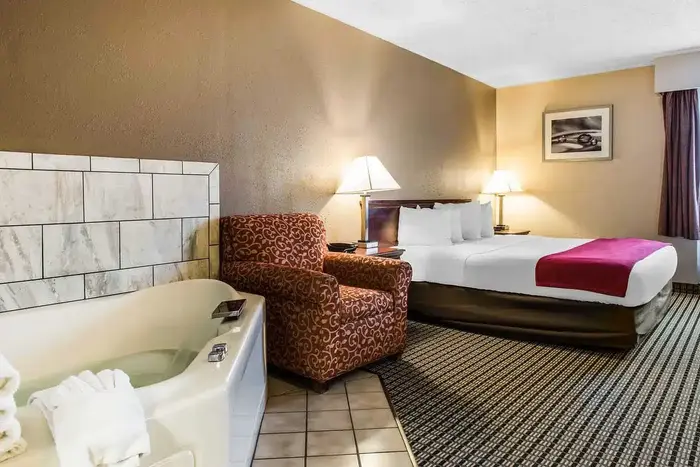 Quality Inn Austintown-Youngstown West