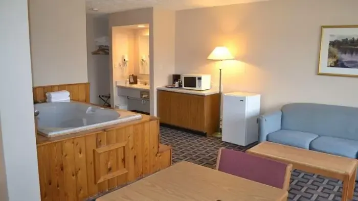 Sky Lodge Inn & Suites
