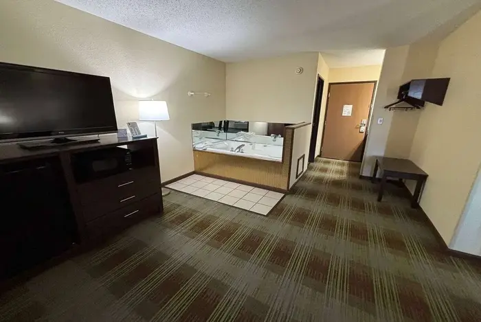 Super 8 by Wyndham Lincoln
