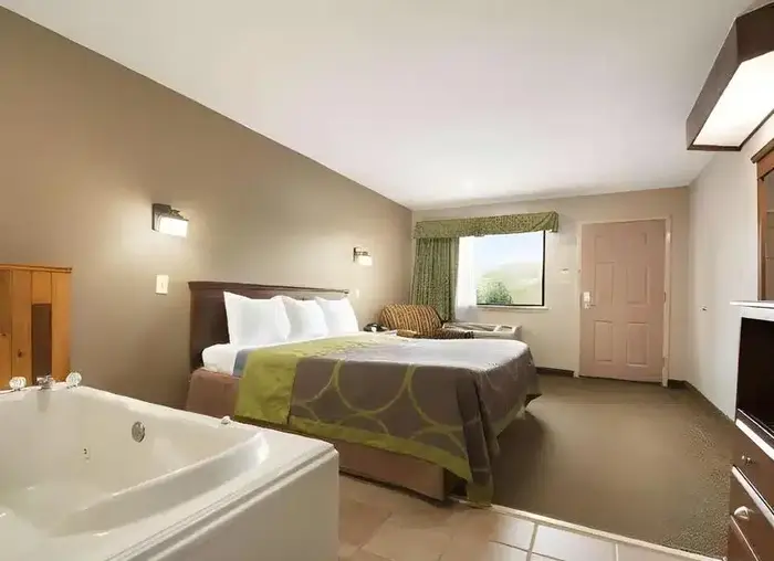 Super 8 by Wyndham Baton Rouge/I-12