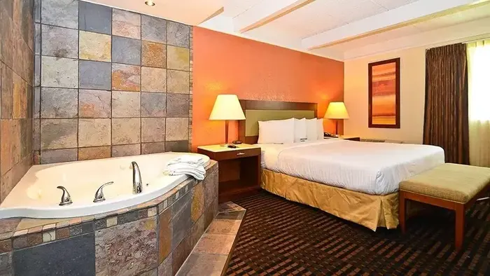 Lexington Inn & Suites NW Chicago Elgin