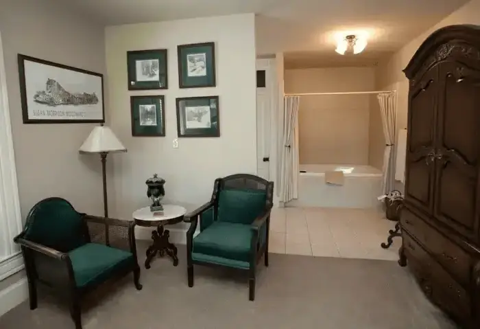 The New Orleans Hotel