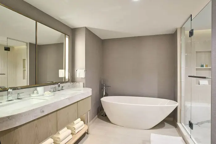 Vea Newport Beach, A Marriott Resort & Spa