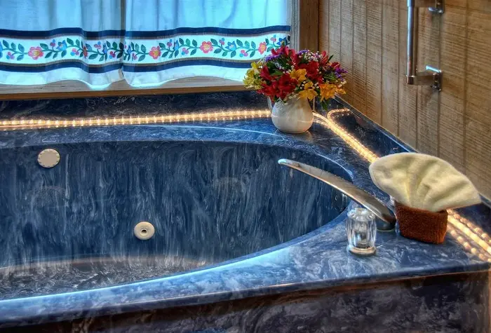 Kuebler Waldrip Haus and Danville School Bed and Breakfast