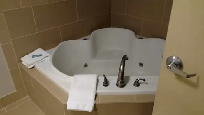 Holiday Inn Express Crestwood By IHG