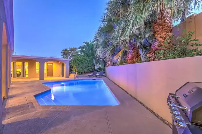 1908 · Vintage Vegas Estate! Unique & Go
