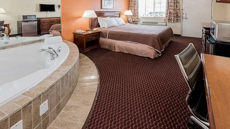 Grove City Travel Inn By Oyo Columbus South