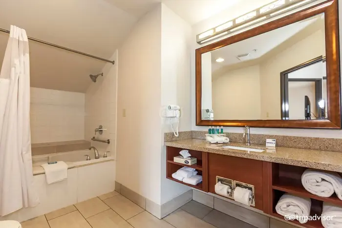 Holiday Inn Express & Suites Berkeley by IHG