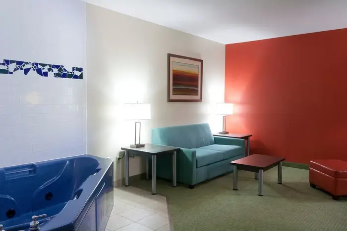 Holiday Inn Express & Suites Brownsville By IHG