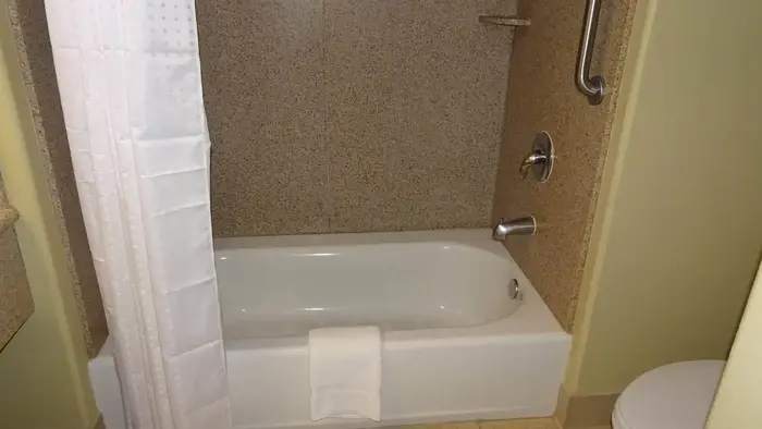 Holiday Inn Express & Suites Vacaville By IHG