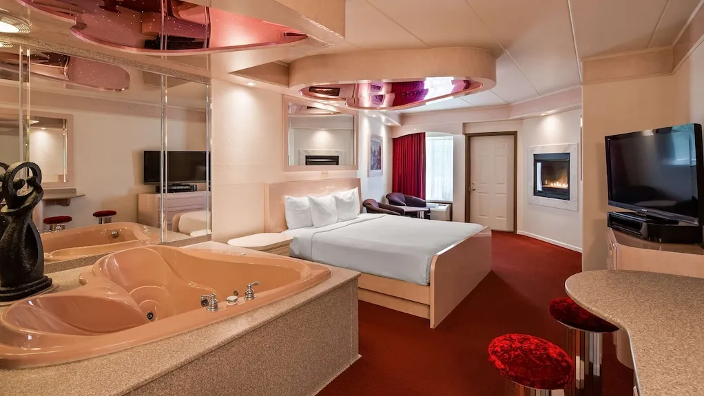 Illinois Hotels With Jacuzzi in Room
