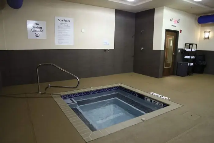 Holiday Inn Express & Suites Huntsville Airport