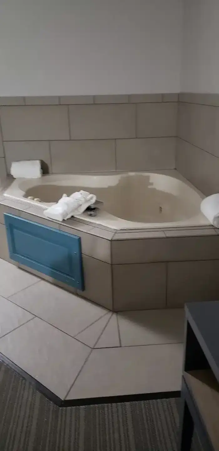 Country Inn & Suites by Radisson, Coralville