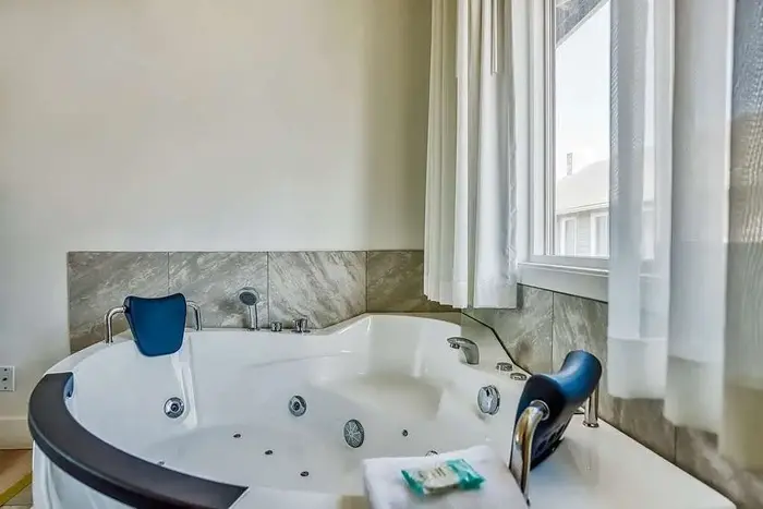Clarion Inn Surfrider Resort