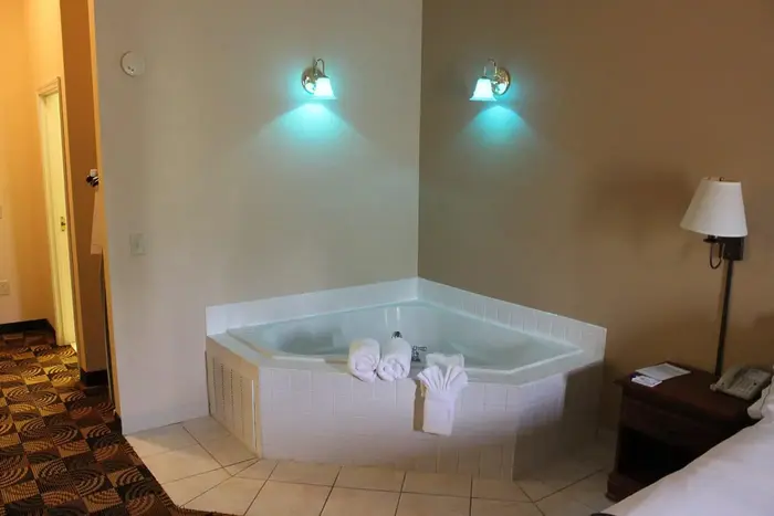 Holiday Inn Express & Suites Thomasville by IHG