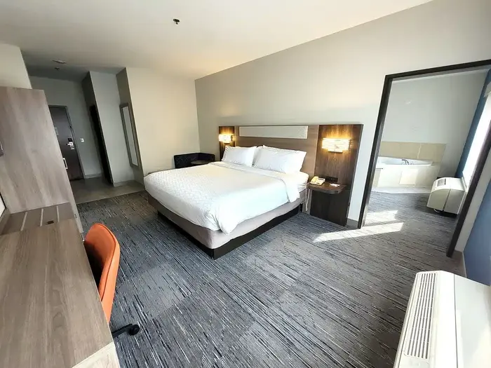 Holiday Inn Express Hotel & Suites Guthrie