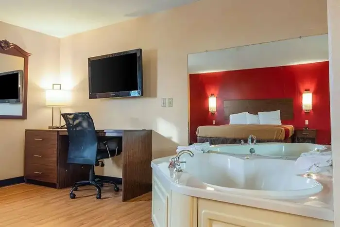 Econo Lodge Kent - Akron West