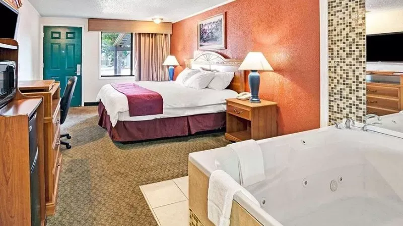 Knights Inn Sterling Heights